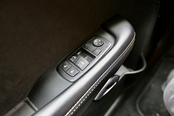 Dodge Challenger 23 of 30