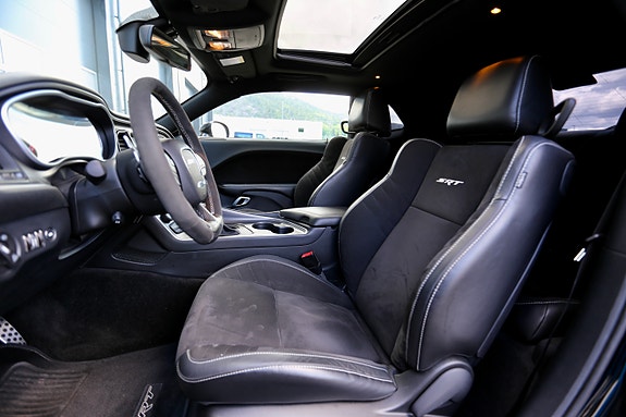 Dodge Challenger 11 of 30