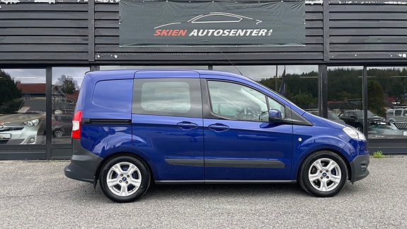 Ford Transit Courier 3 of 20