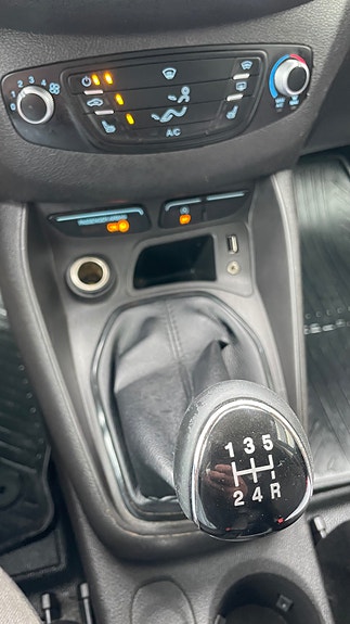 Ford Transit Courier 17 of 20