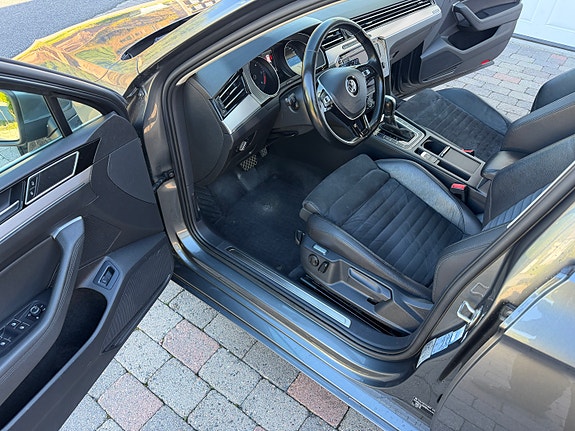 Volkswagen Passat 11 of 14