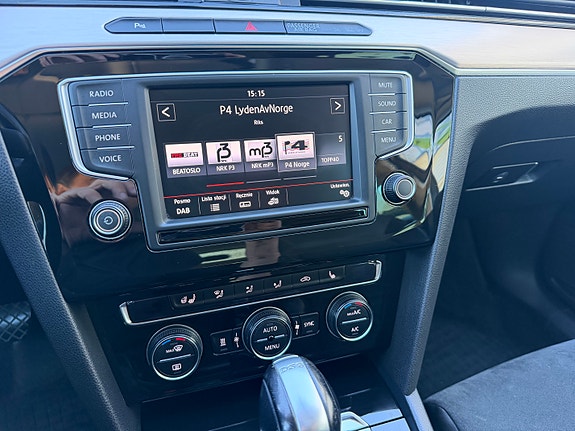 Volkswagen Passat 12 of 14