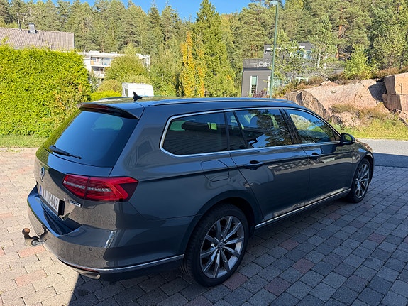 Volkswagen Passat 2 of 14