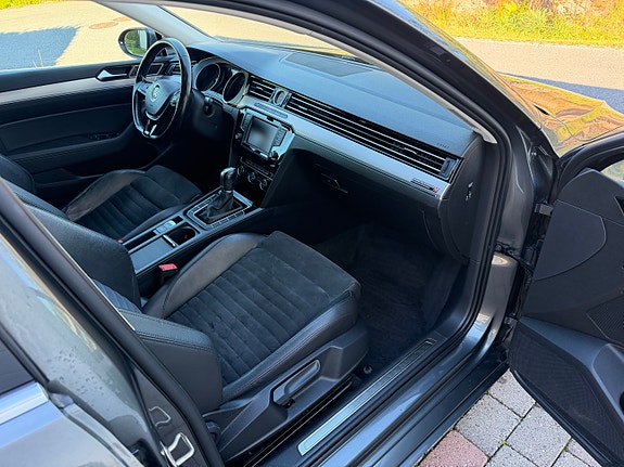 Volkswagen Passat 8 of 14