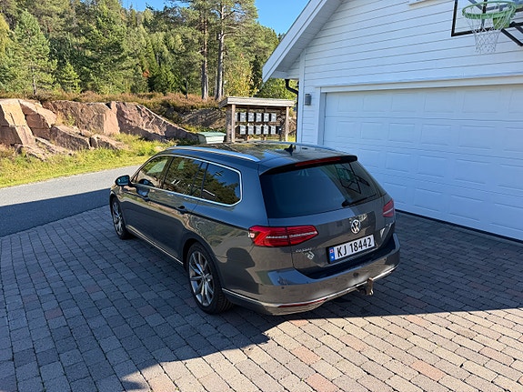 Volkswagen Passat 3 of 14