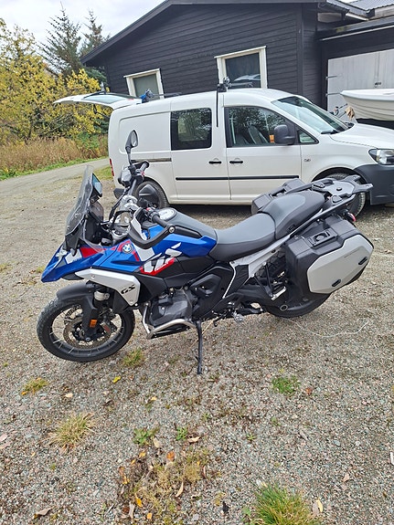 BMW R 1300 GS 2 of 5