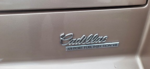 Cadillac Deville 14 of 30