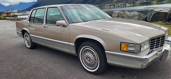 Cadillac Deville 9 of 30