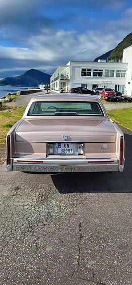Cadillac Deville 4 of 30