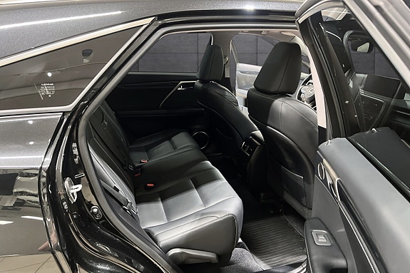Lexus RX450h 15 of 19
