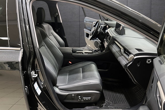 Lexus RX450h 14 of 19
