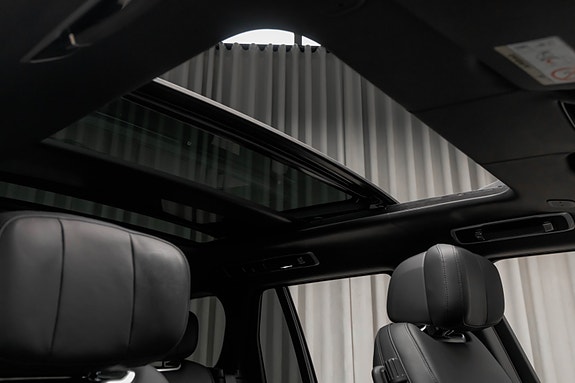 Land Rover Range Rover 26 of 30