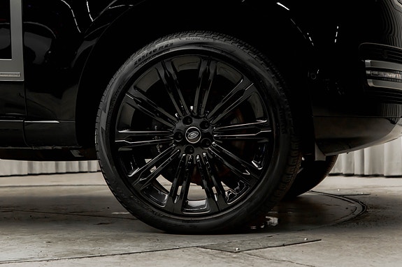 Land Rover Range Rover 11 of 30