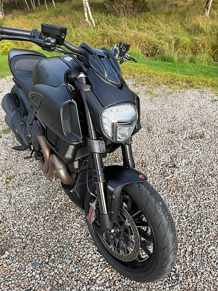 Ducati Diavel 2 of 9