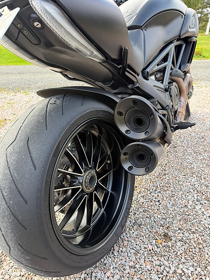 Ducati Diavel 8 of 9