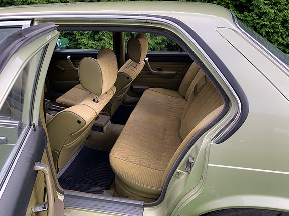 BMW 728i 5 of 18