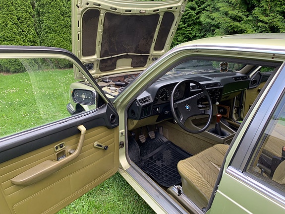 BMW 728i 6 of 18