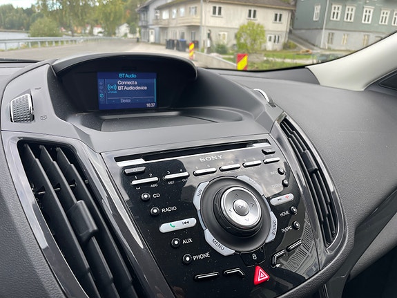 Ford Kuga 14 of 23