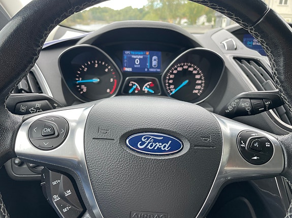 Ford Kuga 16 of 23