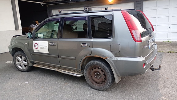Nissan X-Trail 2 of 15