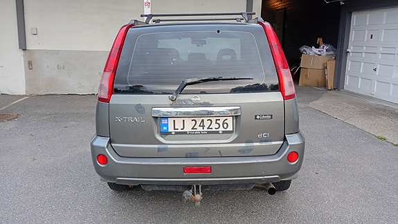Nissan X-Trail 3 of 15