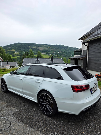 Audi RS6 2 of 11
