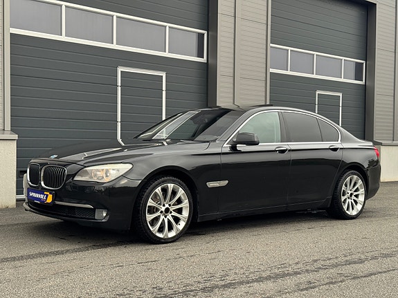 BMW 730d 2 of 30