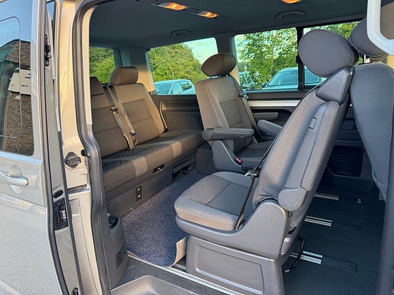 Volkswagen Multivan 26 of 30