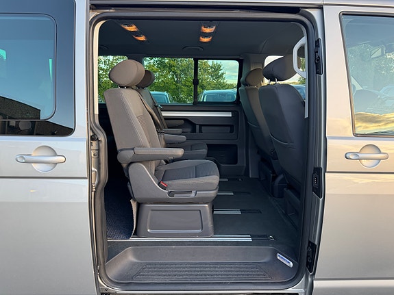 Volkswagen Multivan 22 of 30
