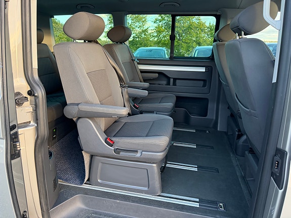 Volkswagen Multivan 23 of 30