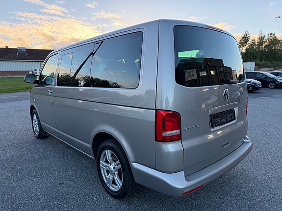 Volkswagen Multivan 9 of 30