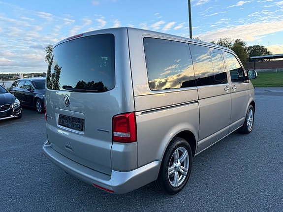 Volkswagen Multivan 7 of 30