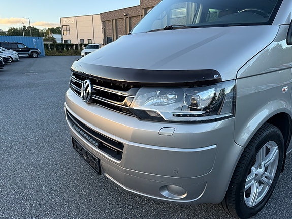 Volkswagen Multivan 12 of 30