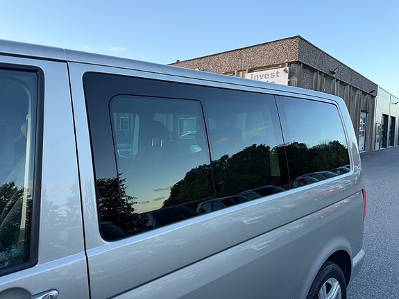 Volkswagen Multivan 11 of 30