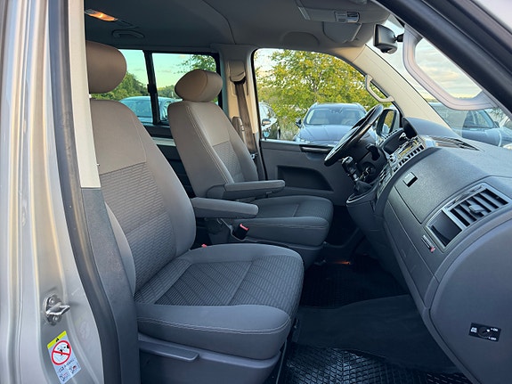 Volkswagen Multivan 19 of 30