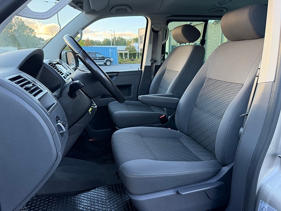 Volkswagen Multivan 18 of 30