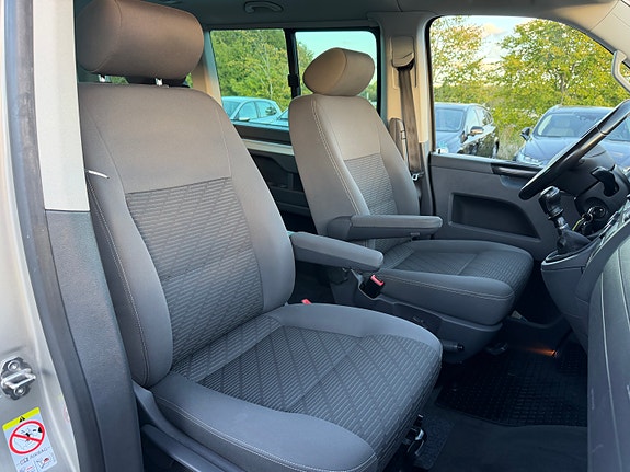Volkswagen Multivan 20 of 30