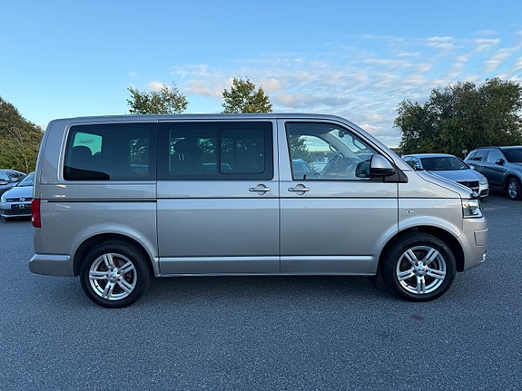 Volkswagen Multivan 6 of 30