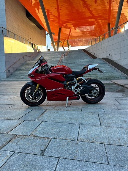 Ducati Ducati 1299 Panigale S – 2015 – 27 700 km – Akrapovič titan og mye ekstrautstyr 3 of 30