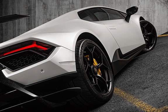 Lamborghini Huracan 11 of 30