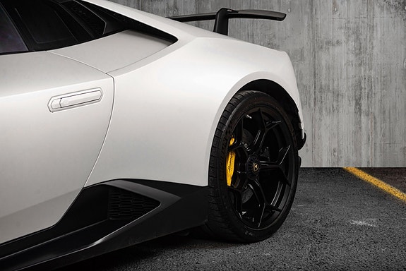 Lamborghini Huracan 17 of 30