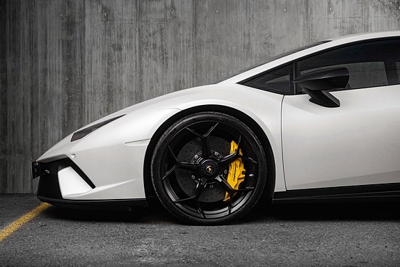 Lamborghini Huracan 13 of 30