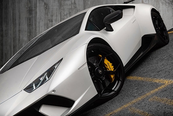 Lamborghini Huracan 10 of 30