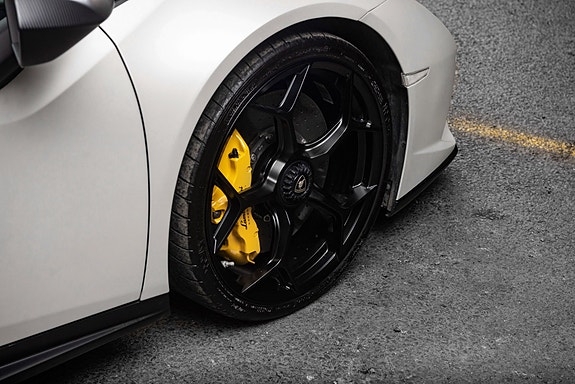 Lamborghini Huracan 19 of 30