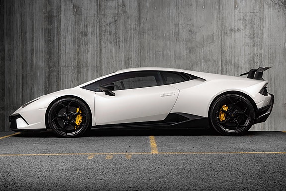 Lamborghini Huracan 12 of 30
