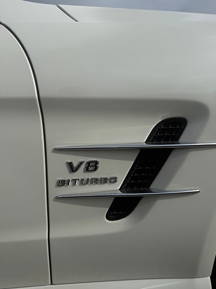 Mercedes-Benz SL63 10 of 29