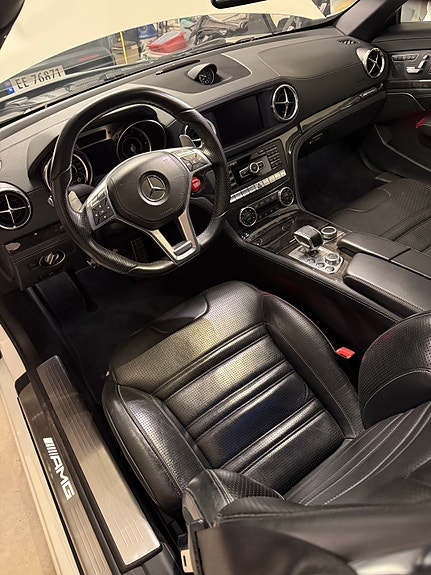 Mercedes-Benz SL63 28 of 29
