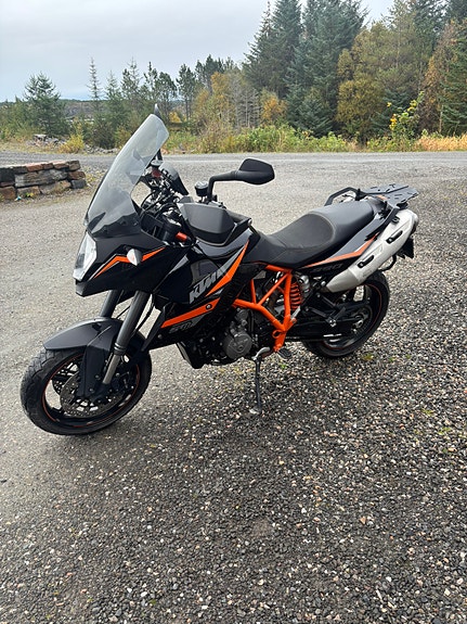 KTM 990 Supermoto SMT 2 of 4