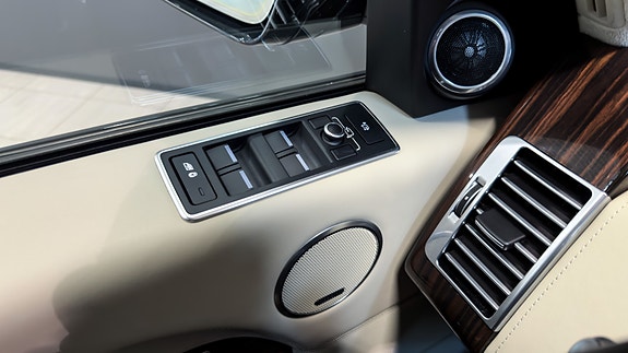 Land Rover Range Rover 23 of 30