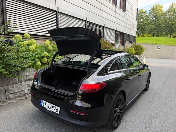Mercedes-Benz EQE350 18 of 30